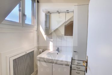 Magnifique loft de 2 pièces sous les combles - Quartier des Bastions dans un immeuble de standing