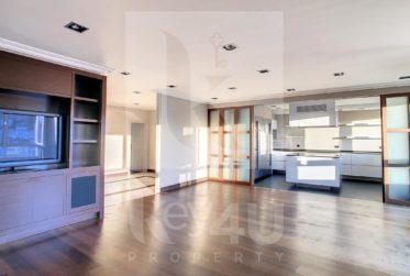 VENDU - Elégant et rare duplex - vue imprenable sur le lac