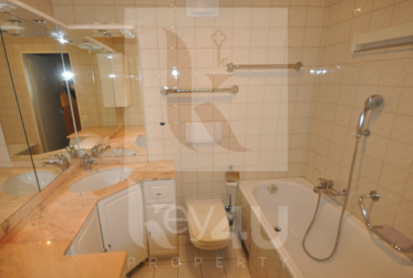 VENDU - Havre de paix - Charmant duplex de 5 pièces en rez-de-jardin