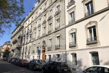 Magnifique loft de 2 pièces sous les combles - Quartier des Bastions dans un immeuble de standing