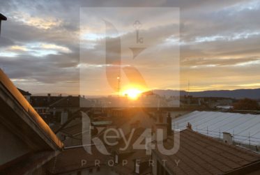 VENDU - Atypique et rare 5 pièces sur les toits de la Vieille-Ville