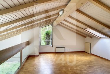 LOUÉE - Ravissante villa mitoyenne au calme et à l'abri des regards