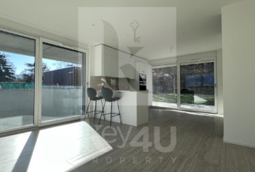 LOUÉ - Splendide souplex neuf avec jardin de 5 pièces