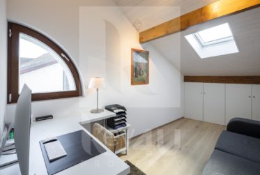 VENDU - Atypique et charmant appartement de 4 pièces au sein d'un corps de ferme