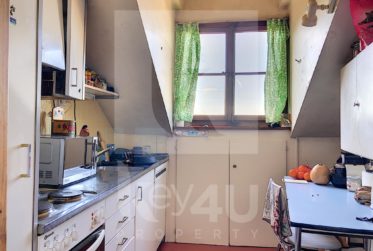 VENDU - Atypique et rare 5 pièces sur les toits de la Vieille-Ville