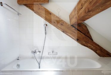 Magnifique loft de 2 pièces sous les combles - Quartier des Bastions dans un immeuble de standing