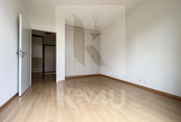 LOUÉ - Magnifique appartement de 6 pièces en duplex avec jardin