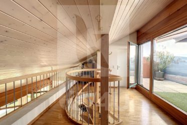 EXCLUSIVITÉ - Charmant duplex familial de 5 pièces au dernier étage d'un petit immeuble