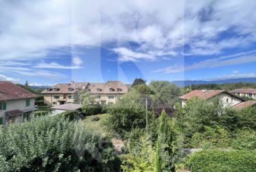 EXCLUSIVITÉ - Charmant duplex familial de 5 pièces au dernier étage d'un petit immeuble