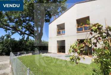 VENDU - Magnifique et lumineux duplex en rez-de-jardin