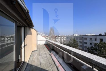 VENDU - Attique de 4 pièces au coeur de la rive droite