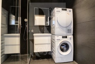 VENDU - Exceptionnel 2 pièces rénové face au lac - VENTE EN SIAL