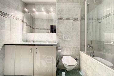 EXCLUSIVITÉ - Charmant duplex familial de 5 pièces au dernier étage d'un petit immeuble