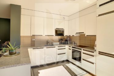 VENDU - EXCLUSIVITE - Lumineux appartement traversant en rez-de-jardin