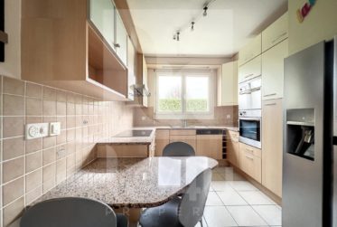 LOUÉ - Magnifique appartement de 6 pièces en duplex avec jardin