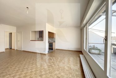 VENDU - Attique de 4 pièces au coeur de la rive droite