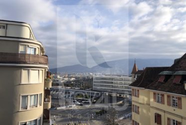 VENDU - Atypique et charmant appartement de 6 pièces sous les toits