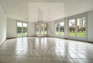 LOUÉ - Magnifique appartement de 6 pièces en duplex avec jardin