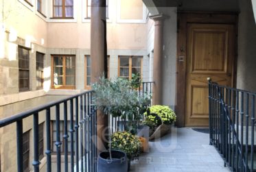 VENDU - Atypique et rare 5 pièces sur les toits de la Vieille-Ville