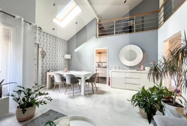 Exclusivité - Magnifique duplex en attique de 7 pièces