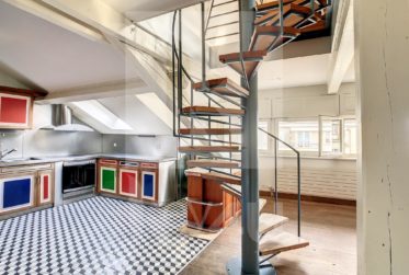 VENDU - Atypique et charmant appartement de 6 pièces sous les toits