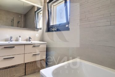 VENDU - EXCLUSIVITE - Lumineux appartement traversant en rez-de-jardin