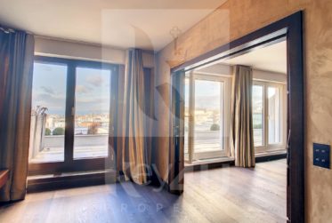 VENDU - Elégant et rare duplex - vue imprenable sur le lac