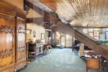 VENDU - Atypique et rare 5 pièces sur les toits de la Vieille-Ville